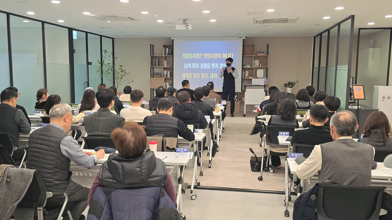 법인영업 계속 을처럼 끌려다니는 사람에게